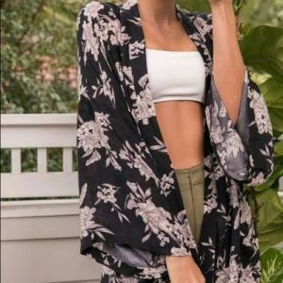 Spiritual Gangster Black & White Floral Maya Kimono OS - Picture 2 of 11